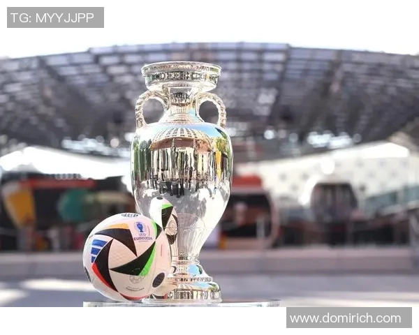 足球明星荣耀时刻奖杯高举精彩瞬间视频集锦 足球明星荣耀时刻奖杯高举精彩瞬间视频集锦